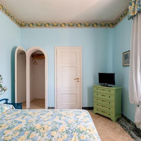 Hotel Sonia フォルテ・デイ・マルミ エクステリア 写真