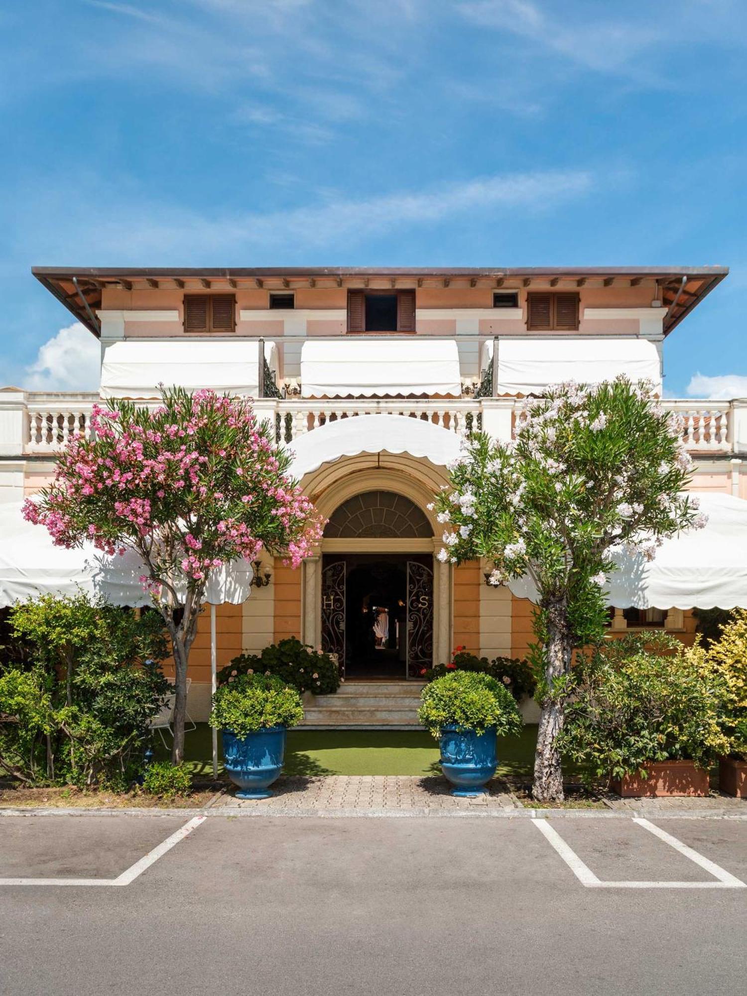 Hotel Sonia フォルテ・デイ・マルミ エクステリア 写真